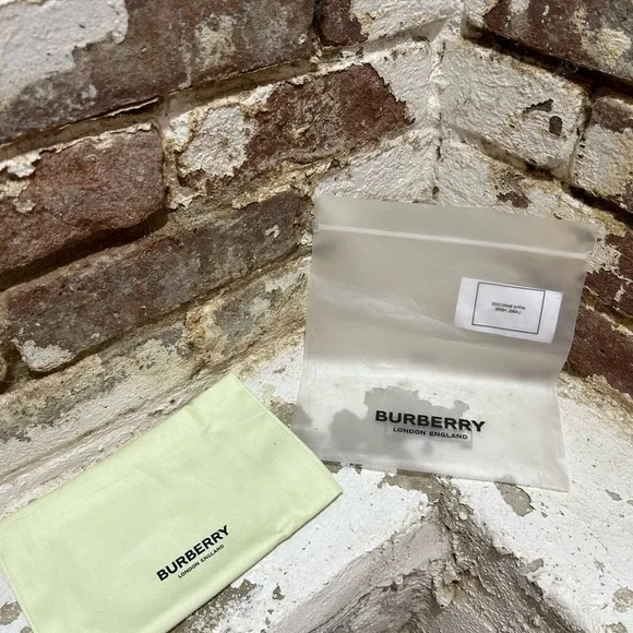 Original Burberry Dust Bag and Wrapper. - Picture 5 of 5
